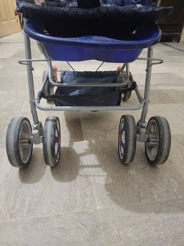 Baby Pram in excellent condition available 3