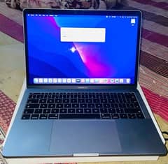 MacBook Pro 2017 (13-inch) with Box