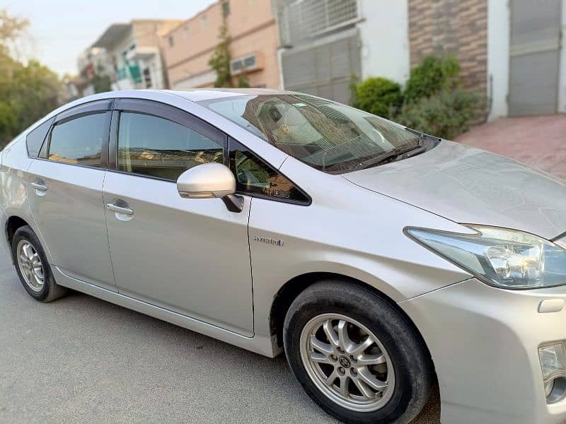 Toyota Prius 2011/14 G LED pakigh 1