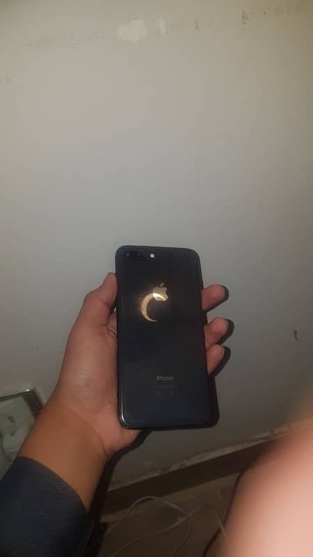 iPhone 8 (Plus Urgent Sale) 1