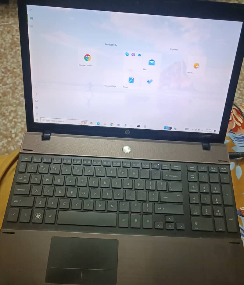 HP ProBook 4520s 15.6 Display,4GB RAM Core i5 320 GB HDD,WIFI,DVDROM 0