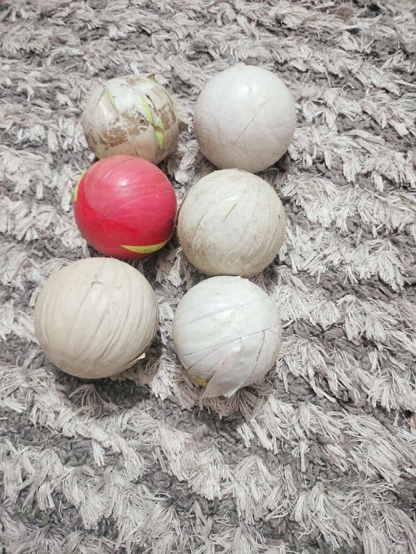 Cricket tennis balls six in good condition 03333358008 0