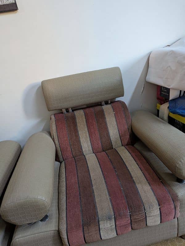 7 seater sofa normal condition 3