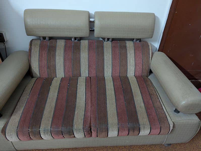 7 seater sofa normal condition 9