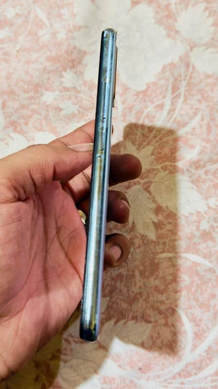 Vivo s1 4gb\128gb original phone with orignal charger box 2