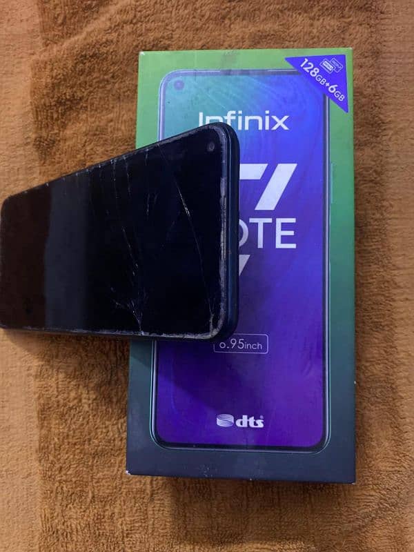 Infinix note 7 selling 8