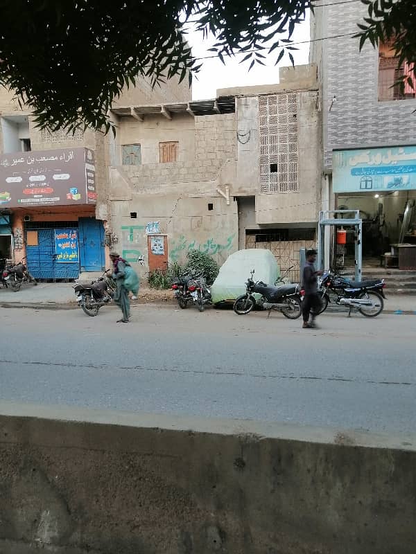 House Old Demolished Condition 150 Feet Commercial Main Road Putti West Open Road. KDA Lease. 24-Hour Sweet Water And Electricity. Ideal For Investment, Living, And Business, Showroom, School, Hospital, Restaurant, Mart, Pakwan Center, Bank, Etc. 1