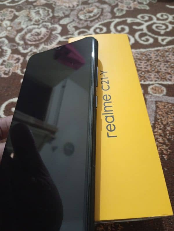 10/10 Realme C21y with Box, 4gb ram 64gb rom, 6.5 inch screen 0