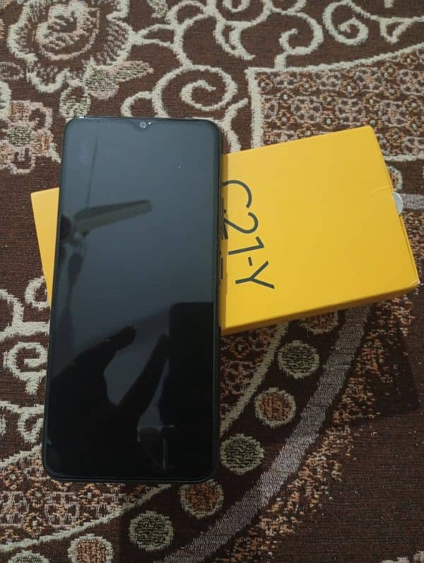 10/10 Realme C21y with Box, 4gb ram 64gb rom, 6.5 inch screen 12