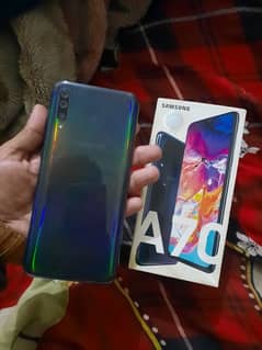 SAMSUNG A70