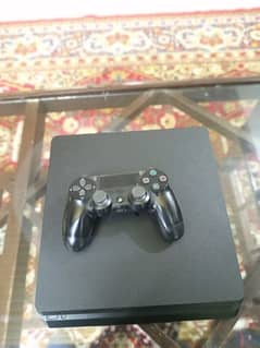 PS4 ha 500 GB god condition h