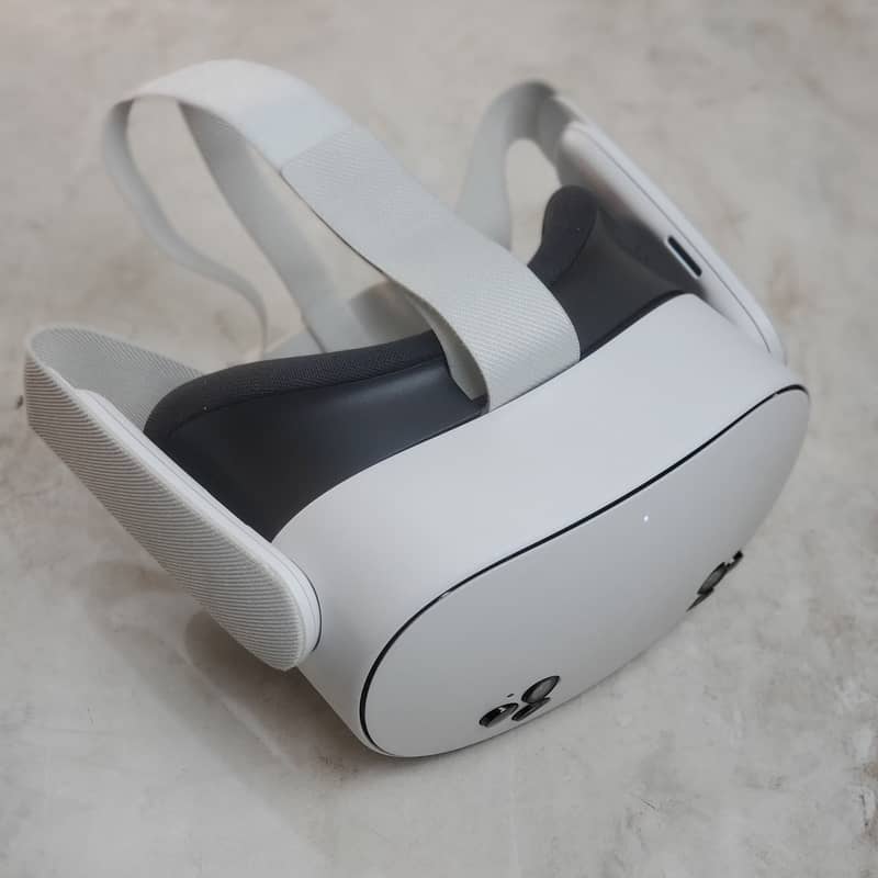 Meta Quest 3S VR Headset 128 GB 4