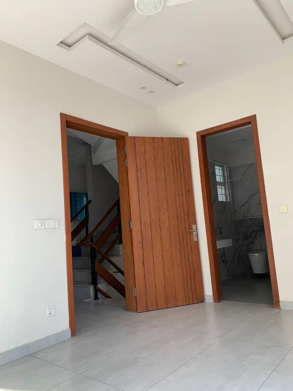 5 Marla Beautifully Designed Lavish House For Sale In DHA Phase 5 Block D Lahore 10