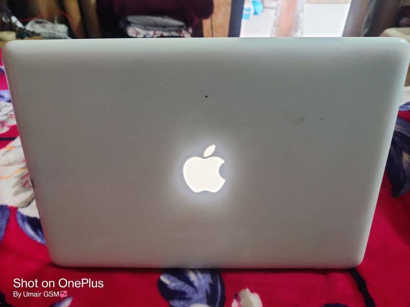 Macbook and xeon z420 pc for sell 2