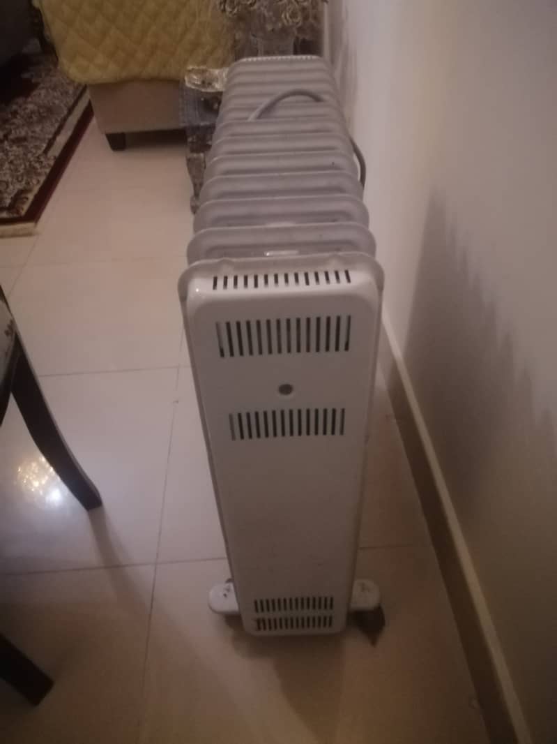 PHILIPS OIL HEATER 2