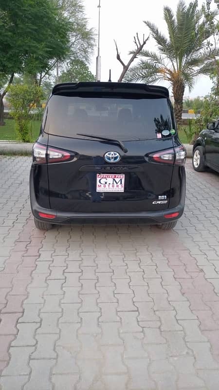 Toyota Sienta (2018) model 3