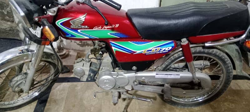 Honda CD 70 model 2017 B O3OO84/49/88O 4