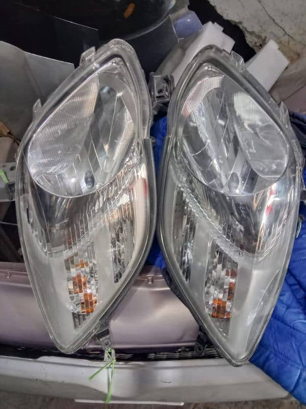 2010 model vitz original headlights 0