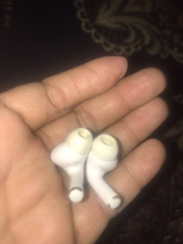 Apple airpods 2nd generation 3