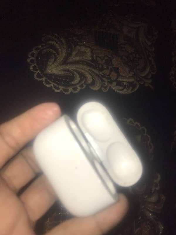 Apple airpods 2nd generation 6