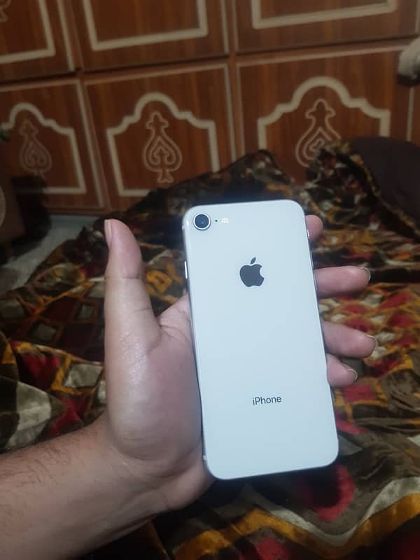 iphone 8 white 1