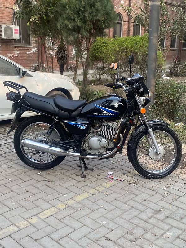 SUZUKI GS150 WITH ACCESSORIES 2