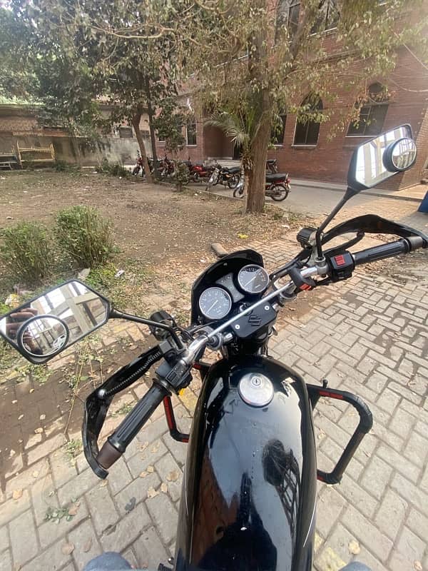 SUZUKI GS150 WITH ACCESSORIES 3