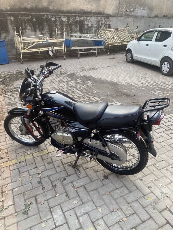 SUZUKI GS150 WITH ACCESSORIES 4