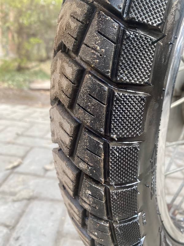 SUZUKI GS150 WITH ACCESSORIES 8