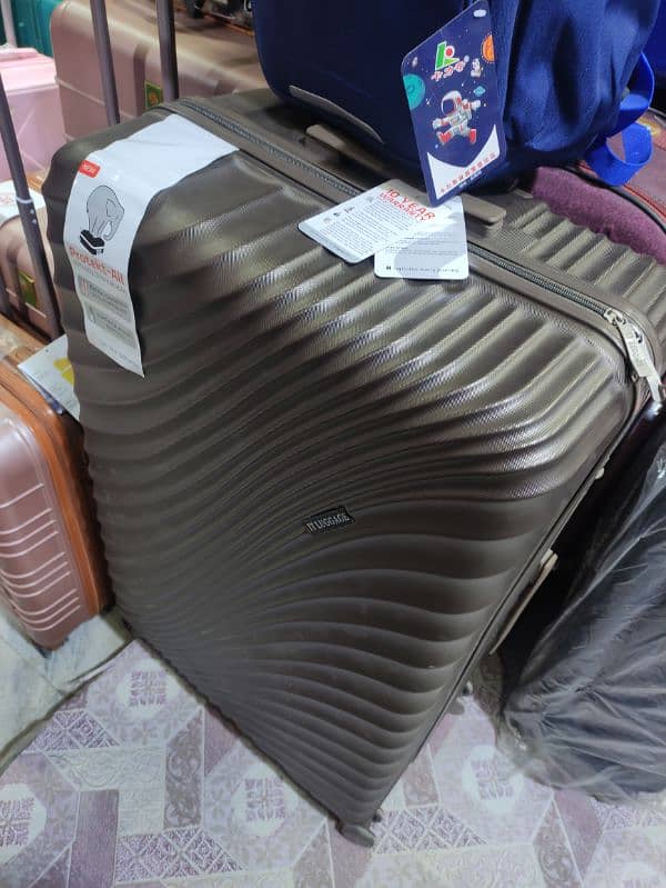 IT luggage bag Rs 15000 0