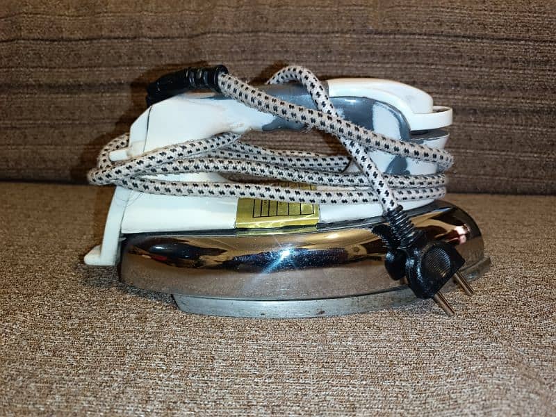 Sleek & Reliable National Dry Electric Iron – 1 Month Repair Warranty! 4