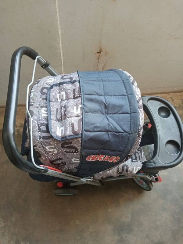 pram (scroller) in new condition 3