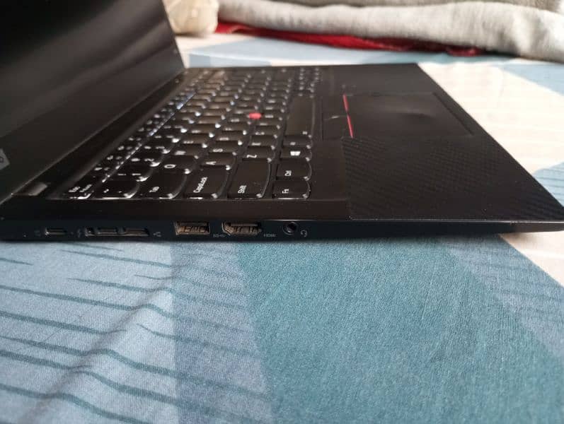 Lenovo ThinkPad T490s 4