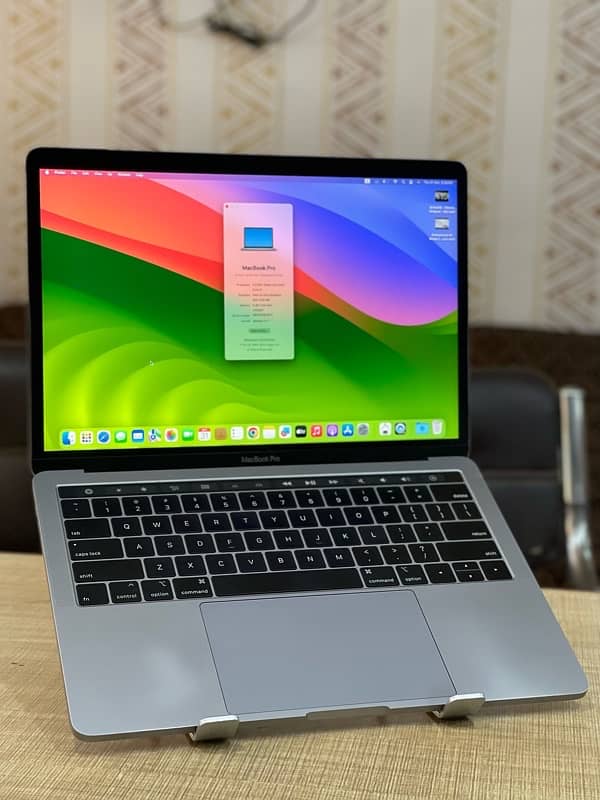 Apple MacBook Pro 2018 8/512 touchbar 0