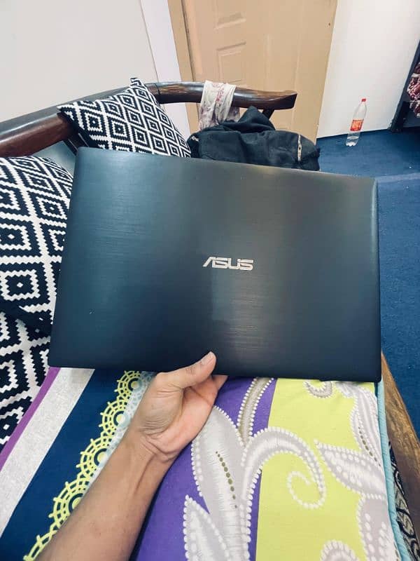 Asus i5 6th Gen 8/128 5