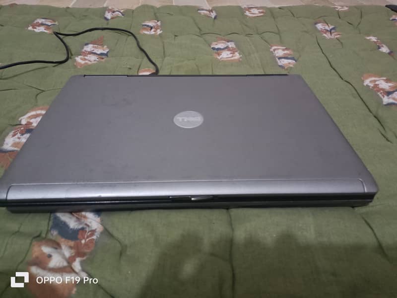 dell latitude laptop ok condition 0