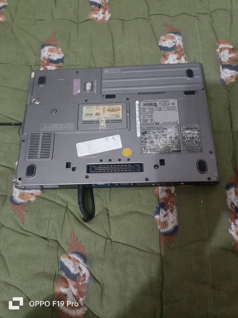 dell latitude laptop ok condition 1