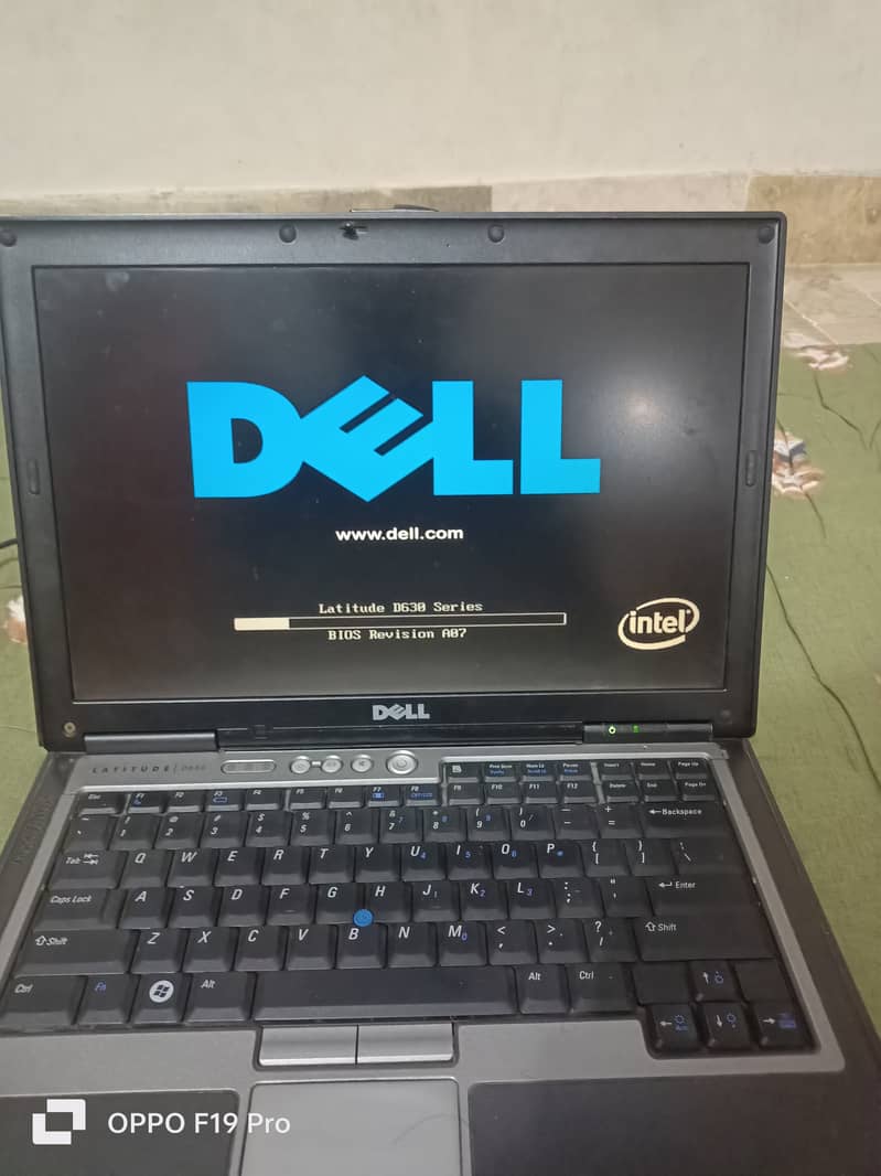 dell latitude laptop ok condition 5