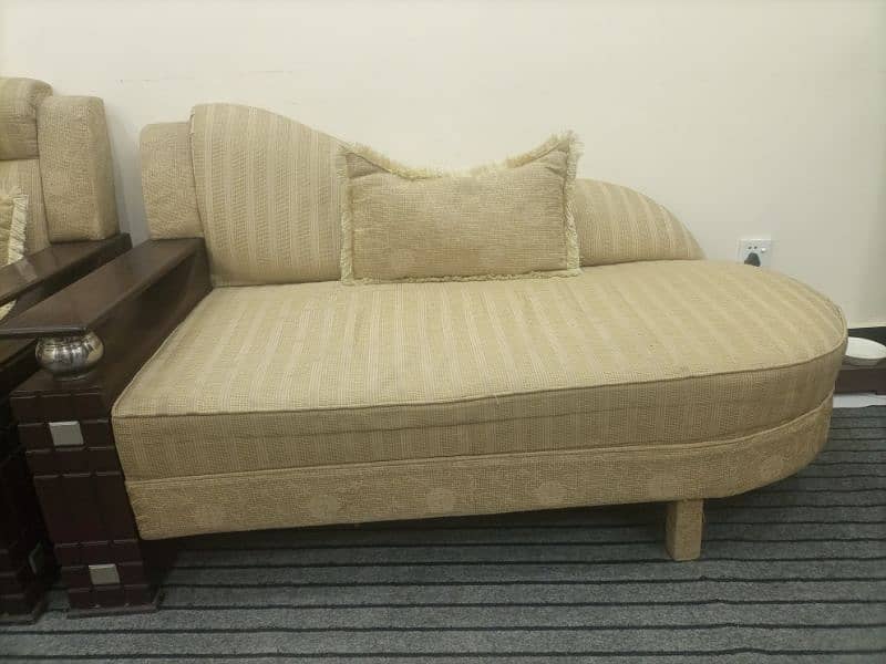 Sofa Set for Sale – Spacious & Durable! 3