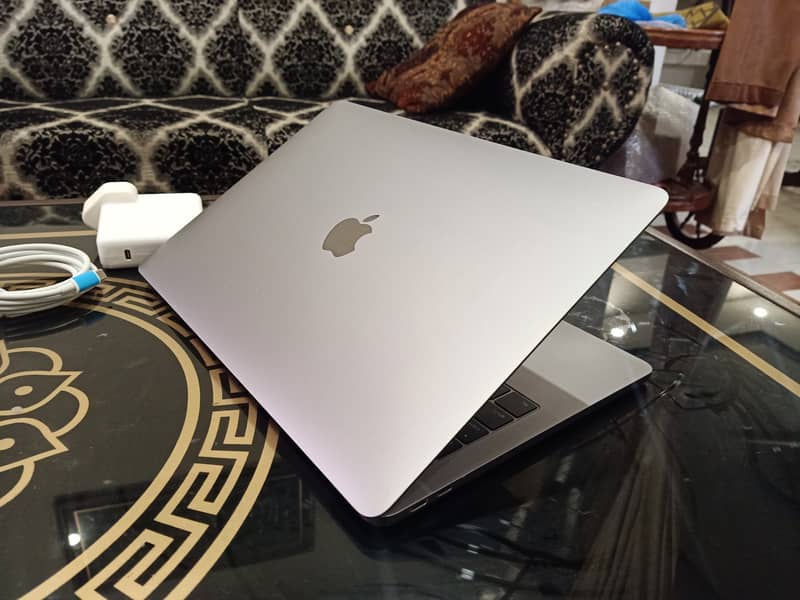 Apple Laptop, Macbook Pro 2017 Core i5, 16GB RAM, 256GB SSD 13 Inches 2