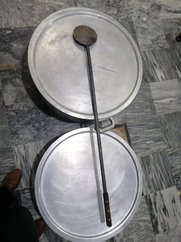 Baryani Counter, Almari, Dad 2, cholha big chamach  For sale urgent 3