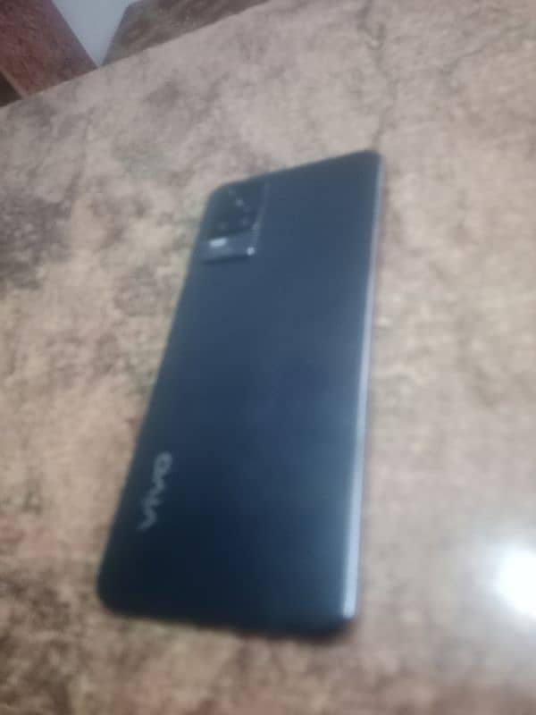 Vivo Y73 4