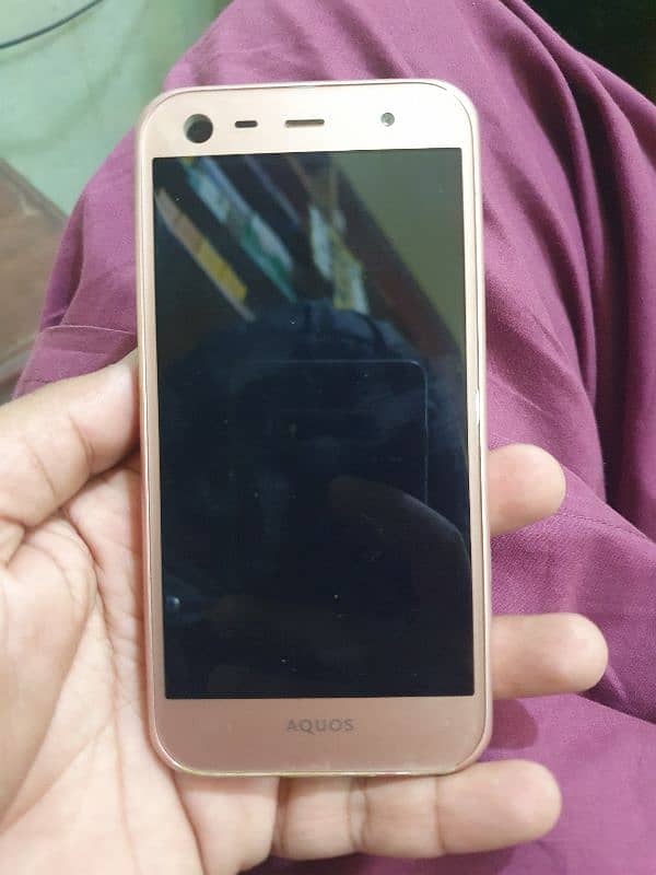 aquos shv 38 display 1