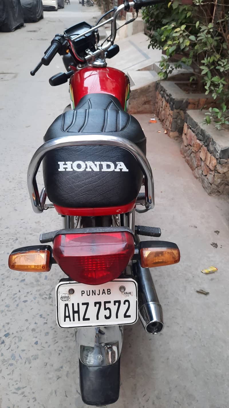 Honda CD 70 2022 3