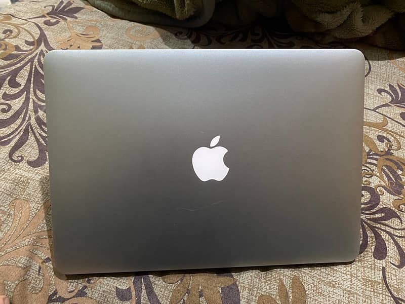 Apple MacBook Air Good Condition 4