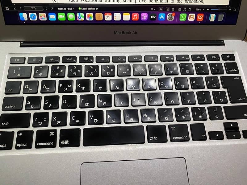 Apple MacBook Air Good Condition 5