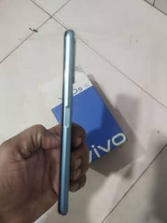 vivo y20s 4gb 128 gbbox charger Sath he