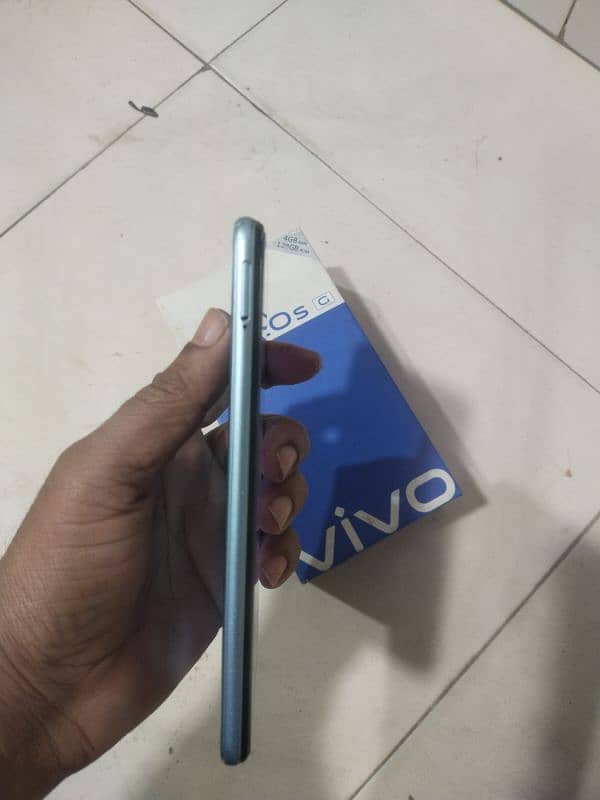 vivo y20s 4gb 128 gbbox charger Sath he 1