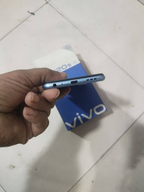 vivo y20s 4gb 128 gbbox charger Sath he 4