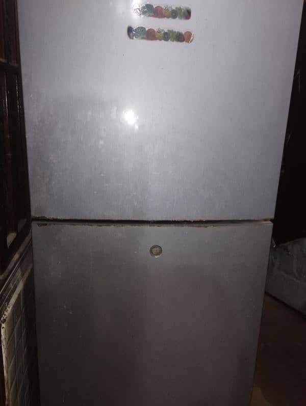 Haier HRF-306 Refrigerator 2